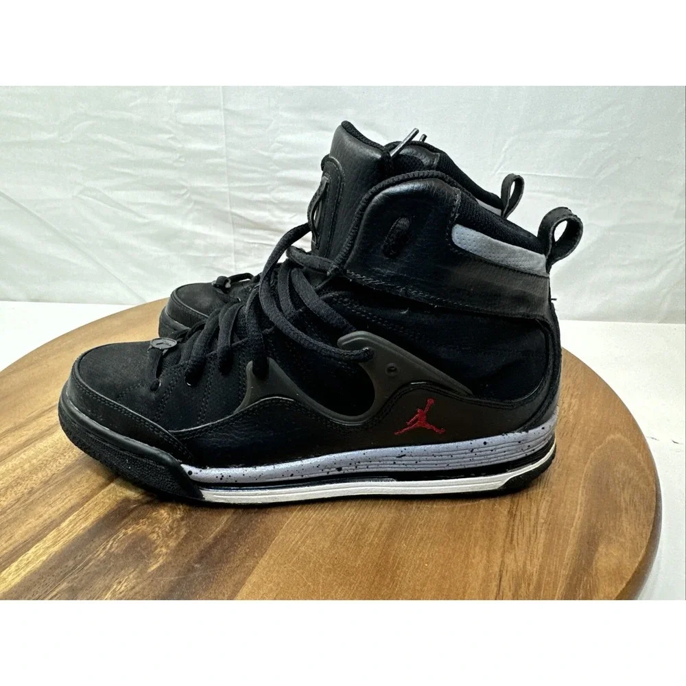 Jordan‎ Flight TR 8.5 w Black/Varsity Red-Cement Grey-White 428827-010 7Y